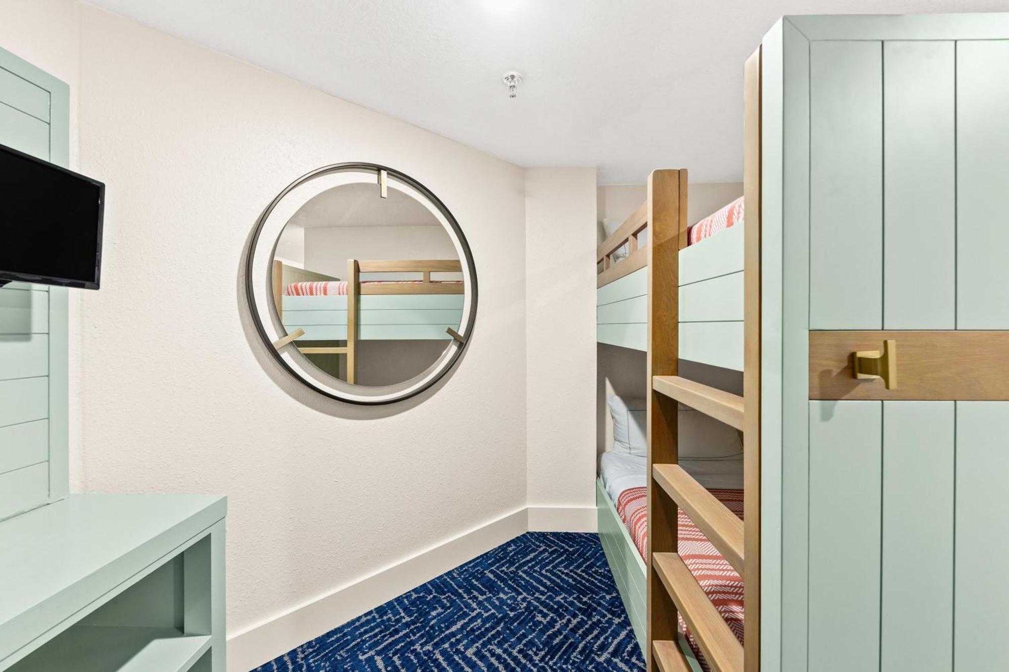 Queen Deluxe Junior Suite Beach View