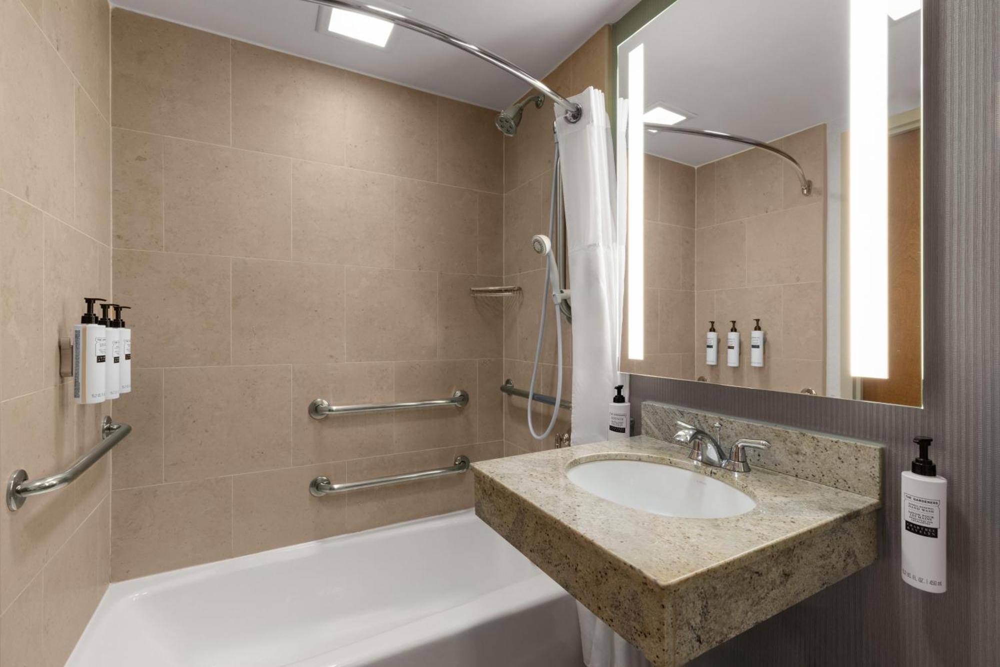 King Room Bath Tub Mobility Access Non-Smoking