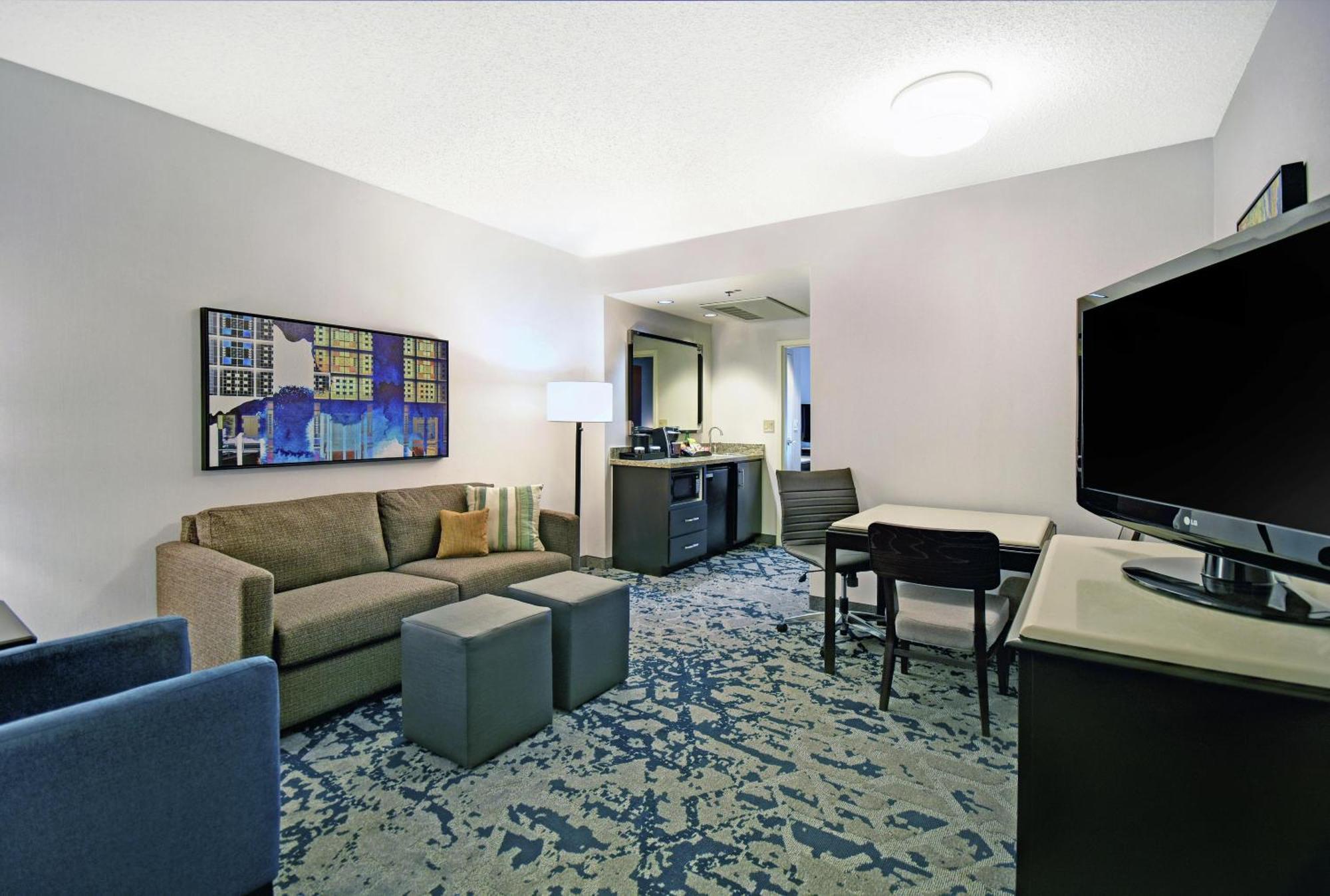 Suite Two Double Beds Non-Smoking