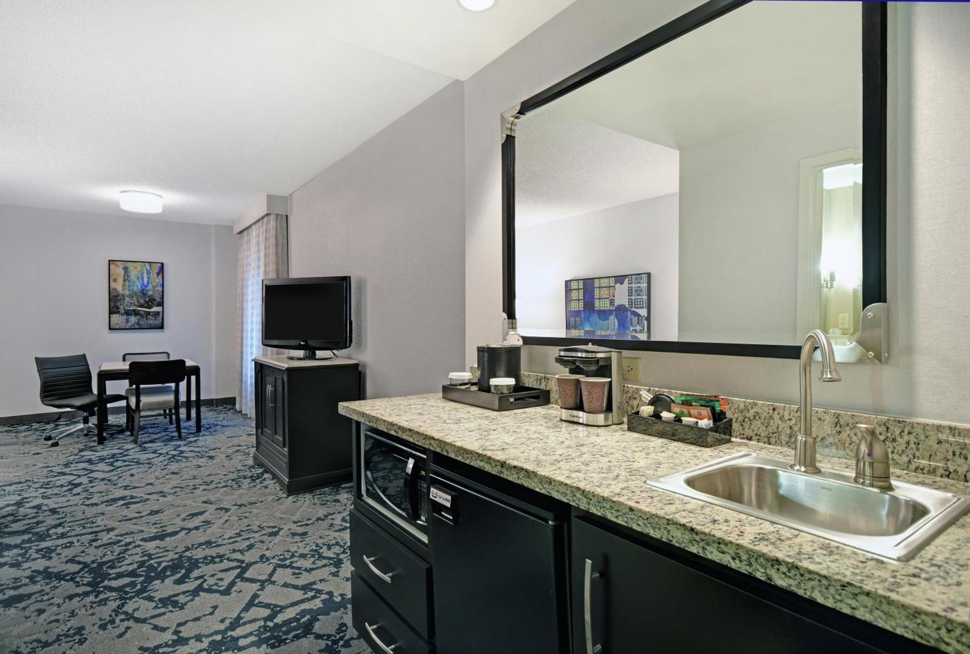 Suite Two Double Beds Non-Smoking