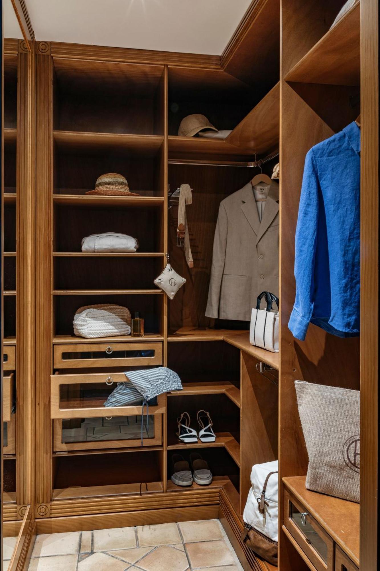 Premier Room
