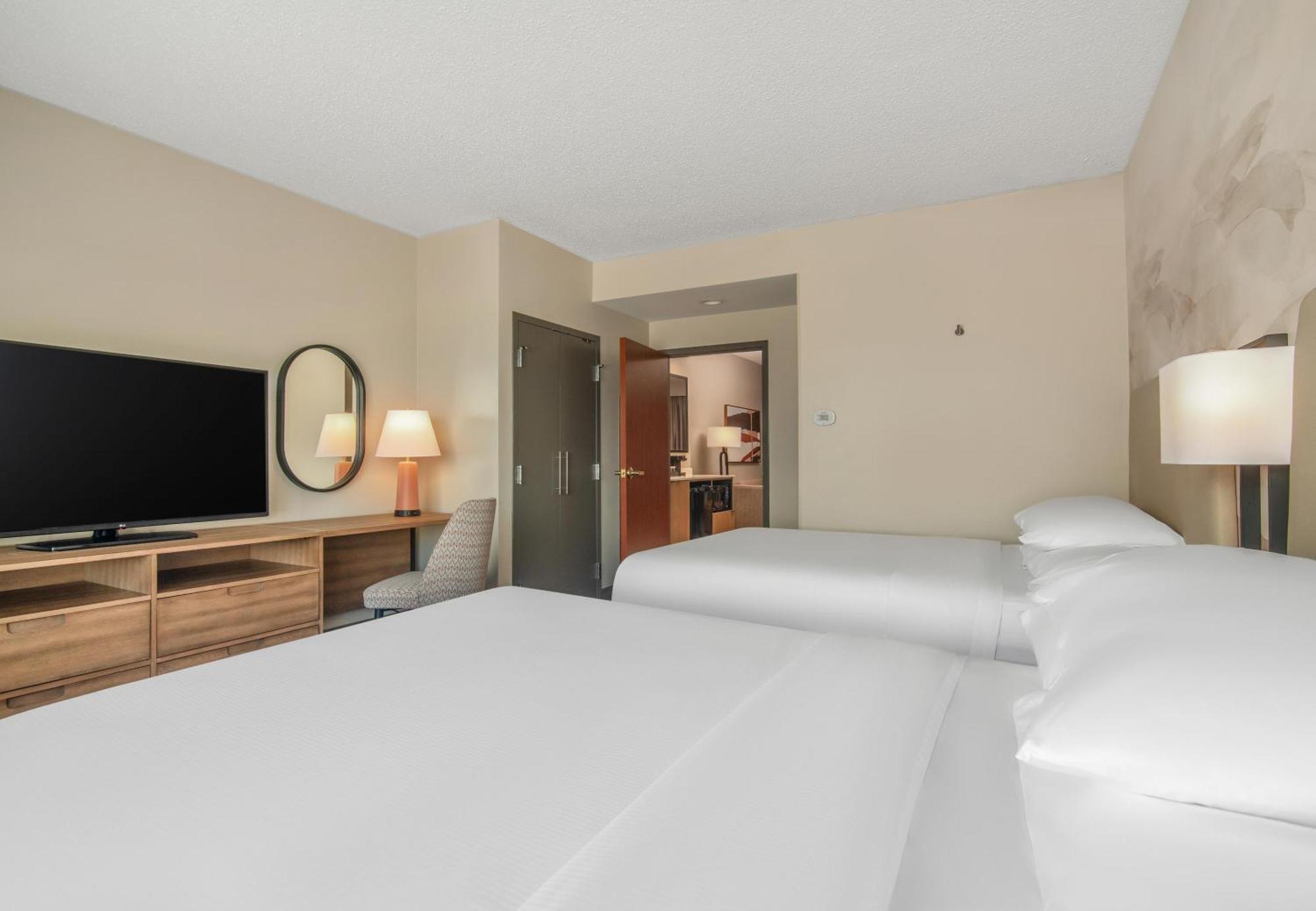 Queen Suite Two Queen Beds