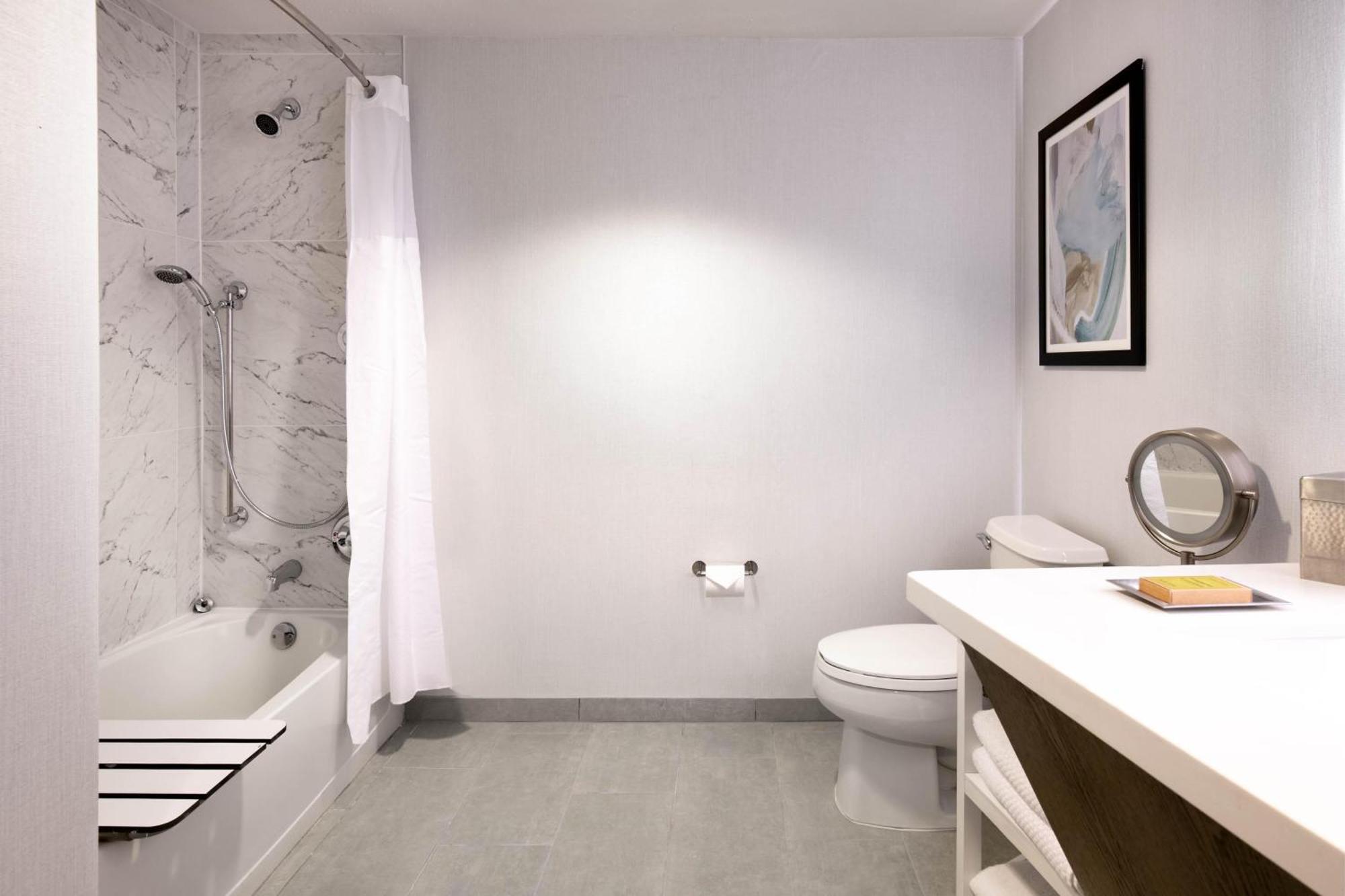 Queen Room Two Queen Beds Bath Tub Mobility Hearing Access