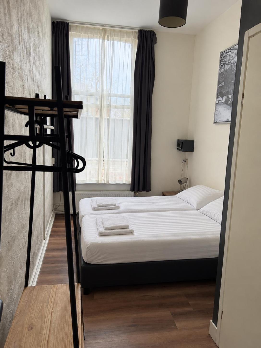 Twin Room Shower