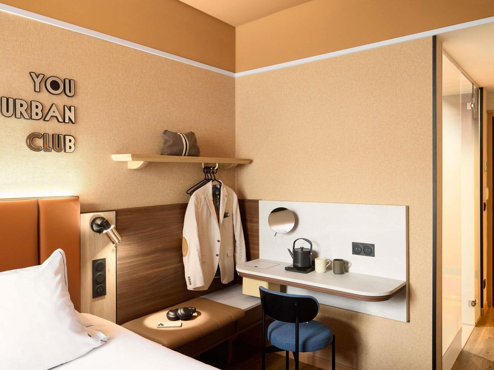 Standard Room 1 Queensize Bed
