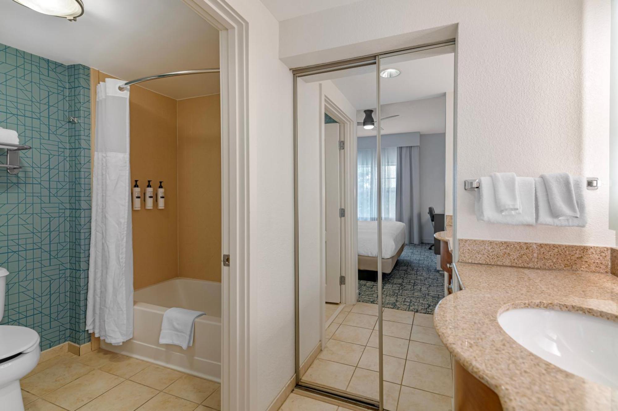 Two-Bedroom Suite One King Two Double Beds Non-Smoking
