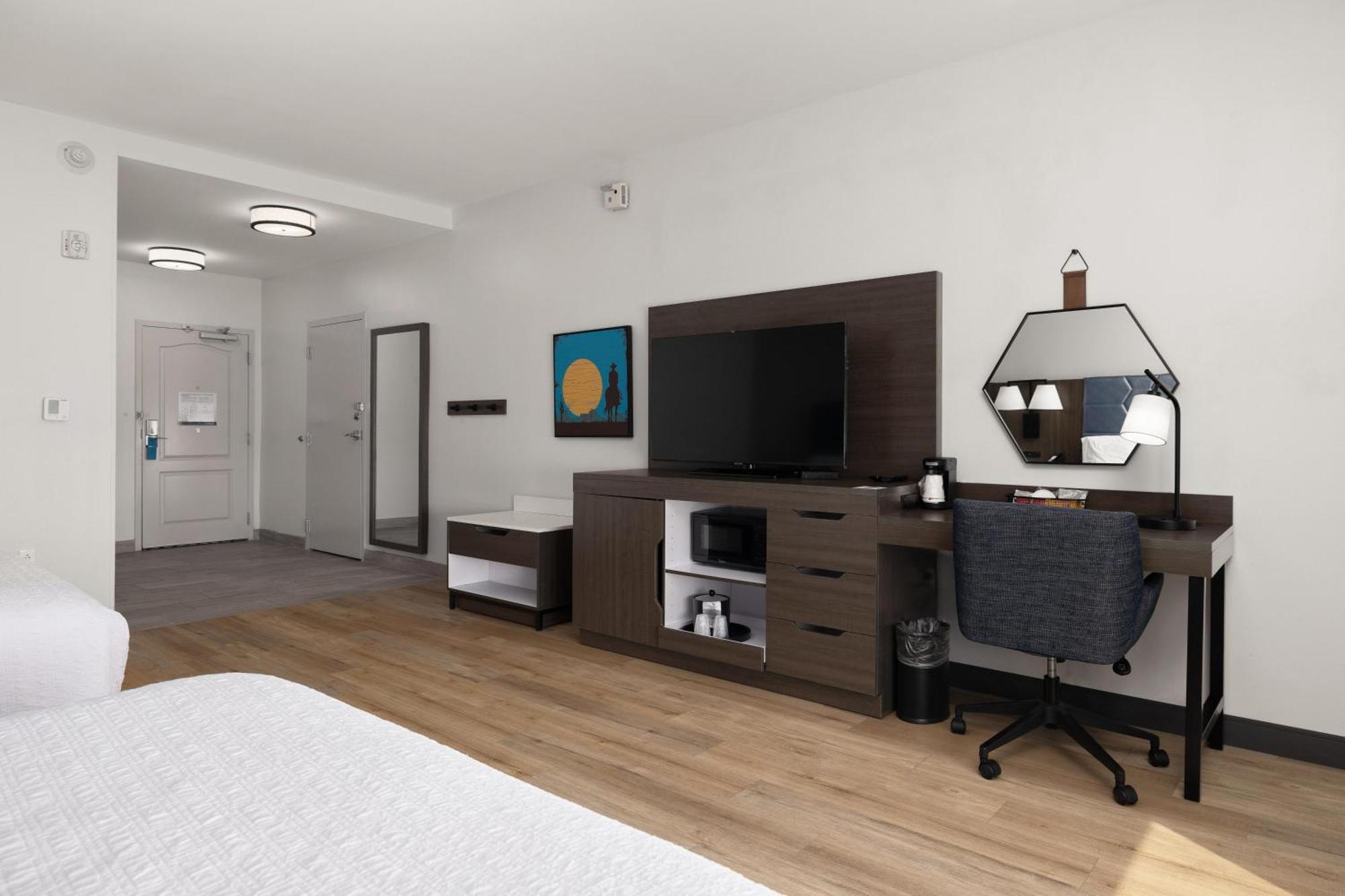 Room Two Queen Beds Non-Smoking
