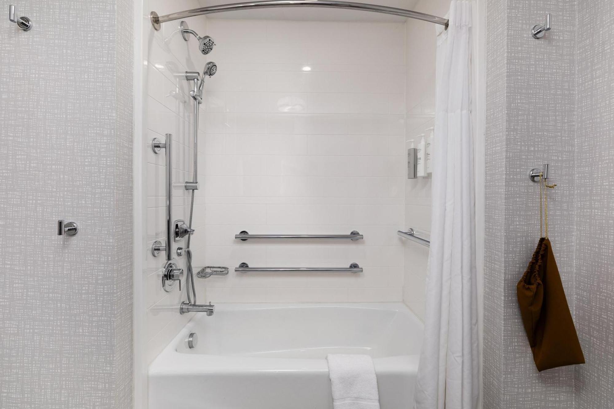 Queen Room Two Queen Beds Mobility Hearing Access or Non-Smoking