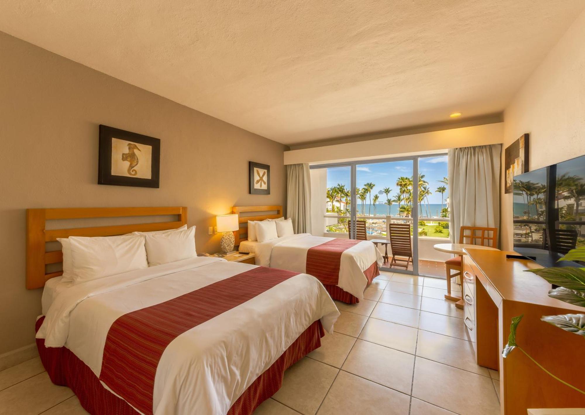 Resort Club Double Room Two Double Beds Bath Tub Balcony