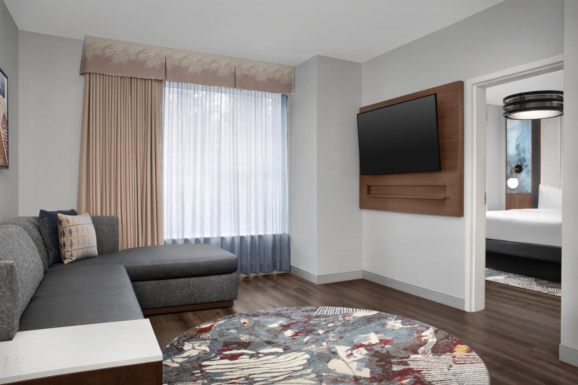 Premium King Suite Non-Smoking