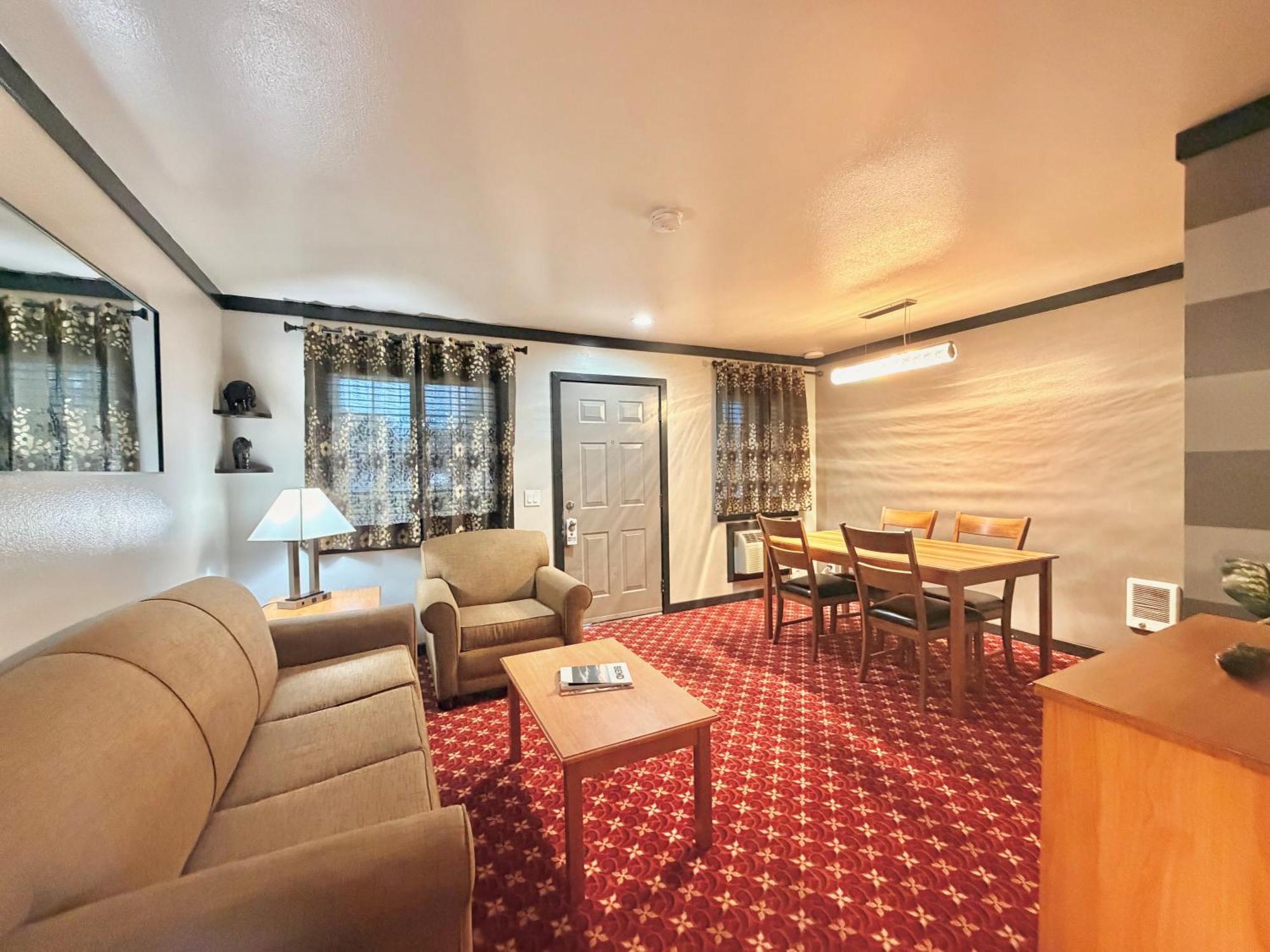 Sisters Queen Spa Suite