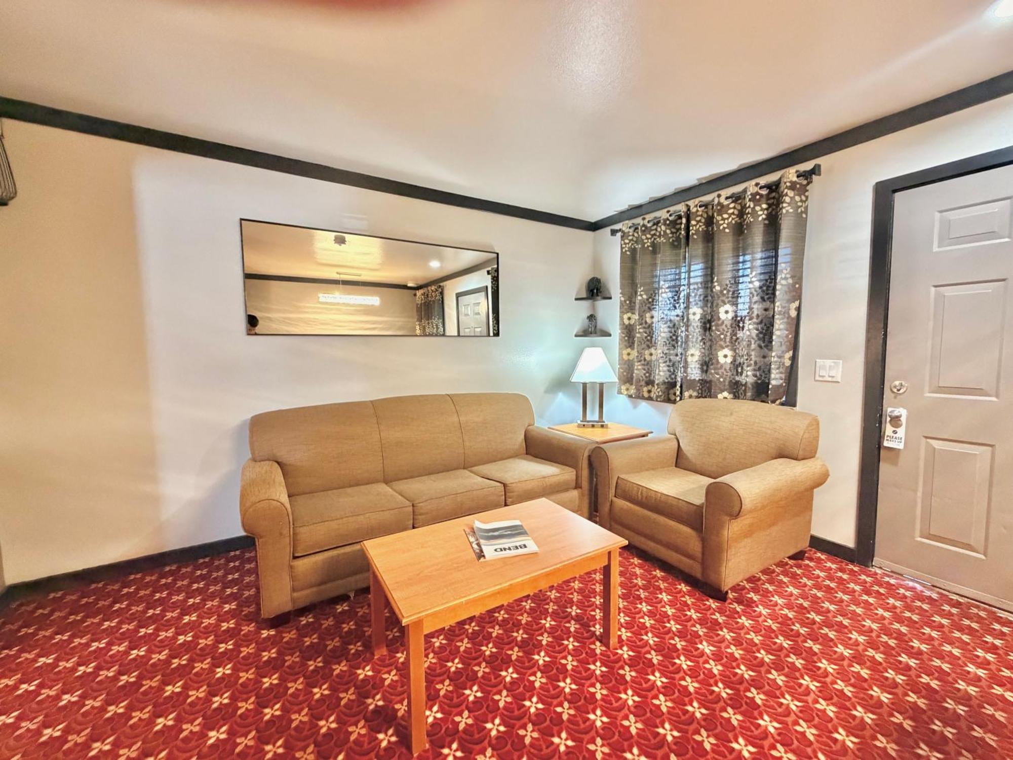 Sisters Queen Spa Suite