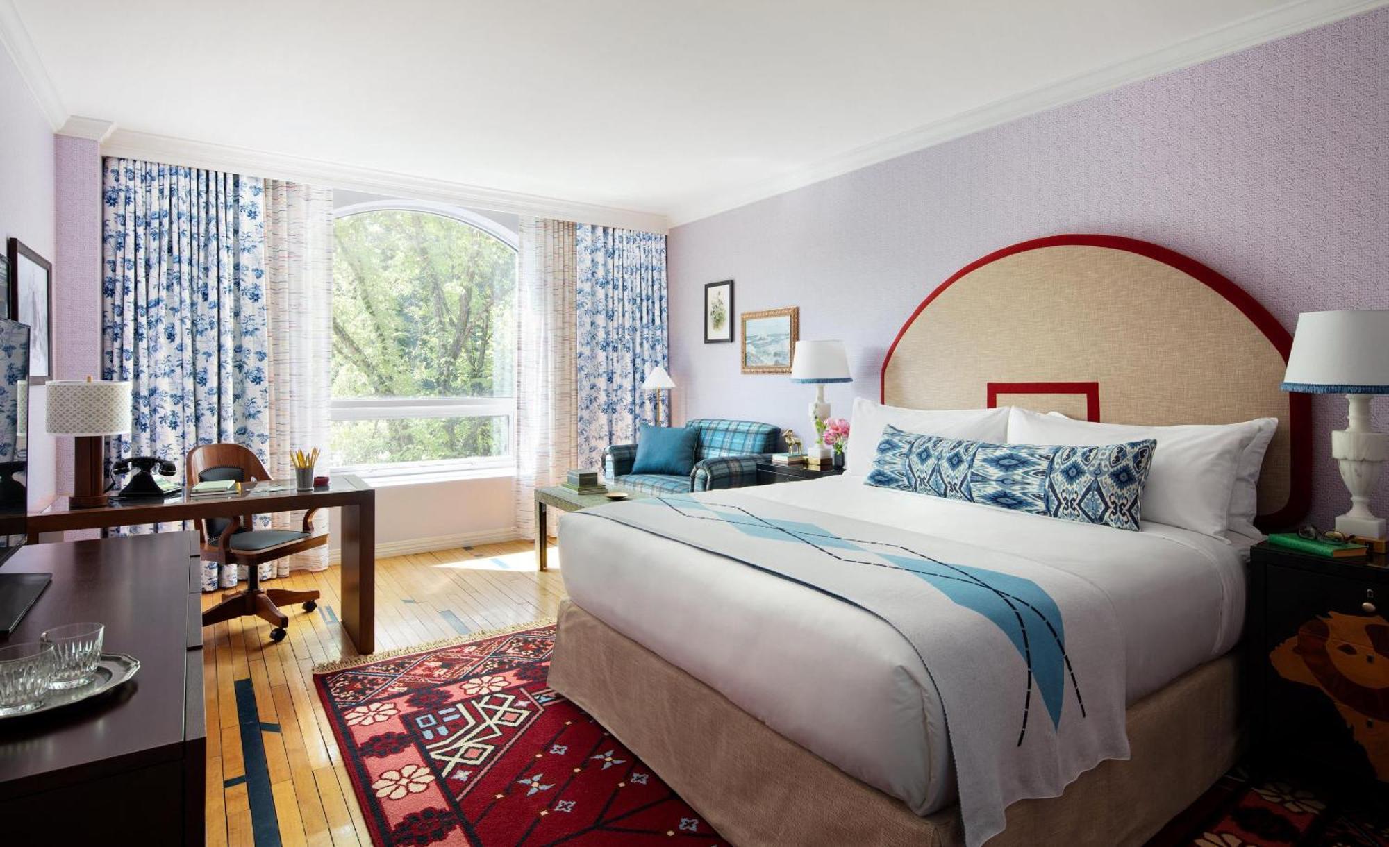 Graduate King Room