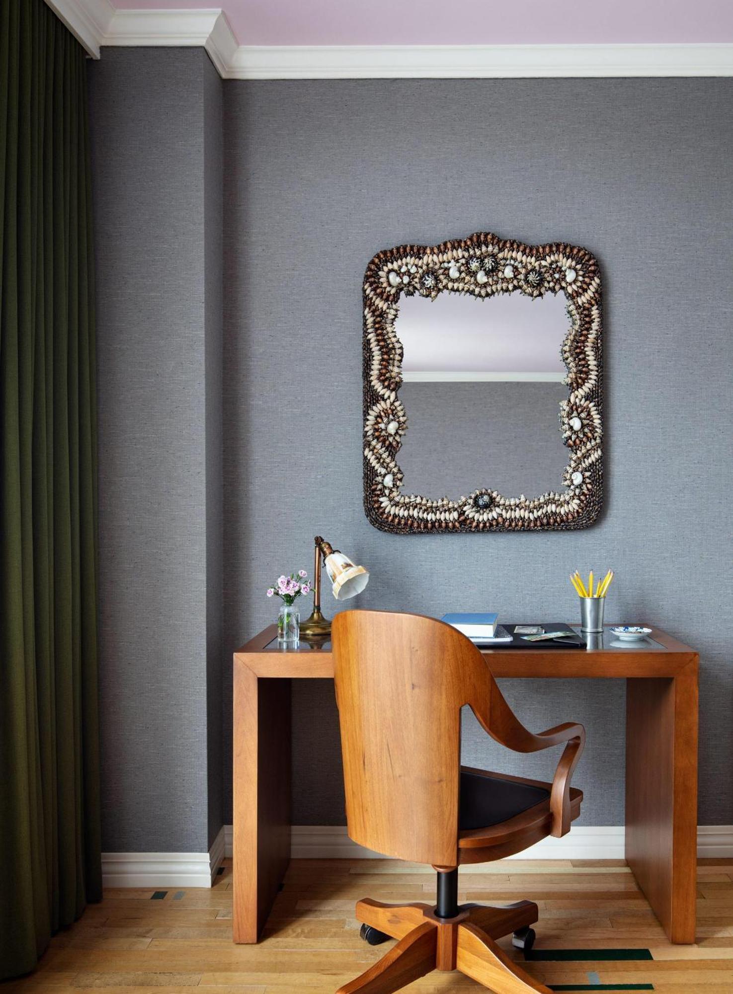 Graduate King Suite