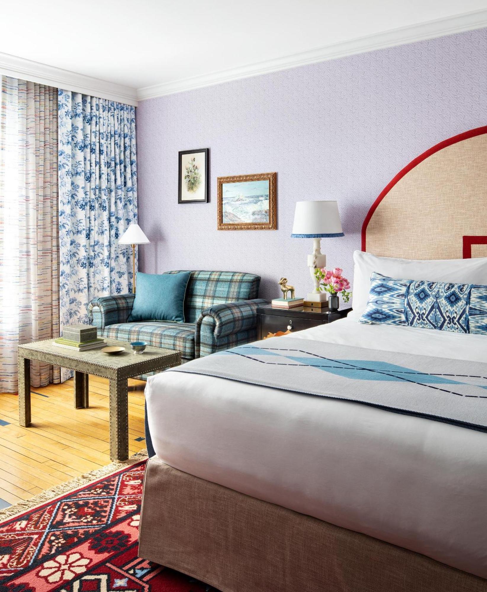 Graduate King Room