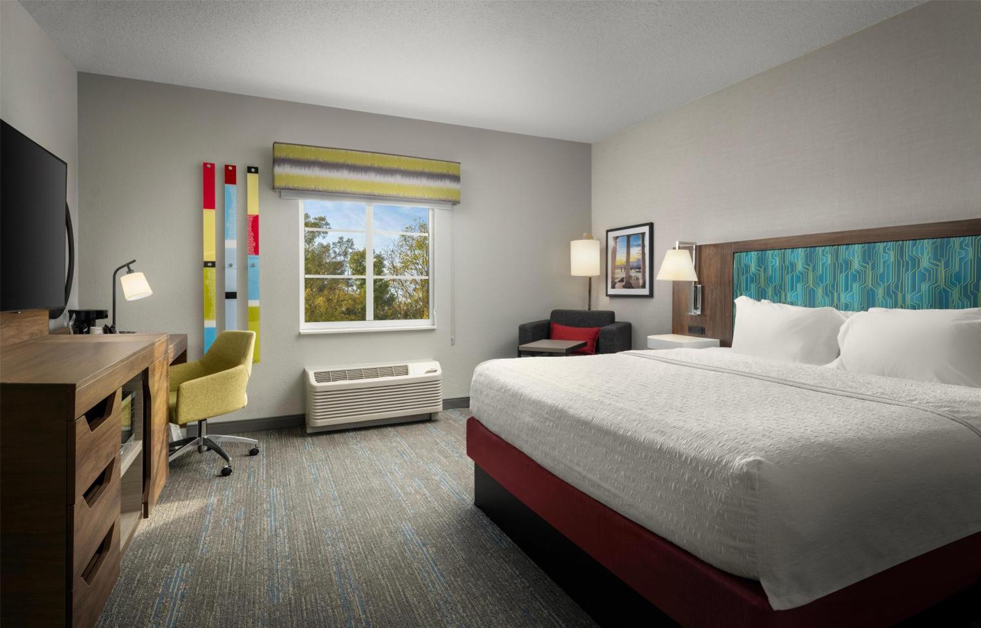 King Room with Accessible Tub - Mobility and Hearing Access/Non-Smoking