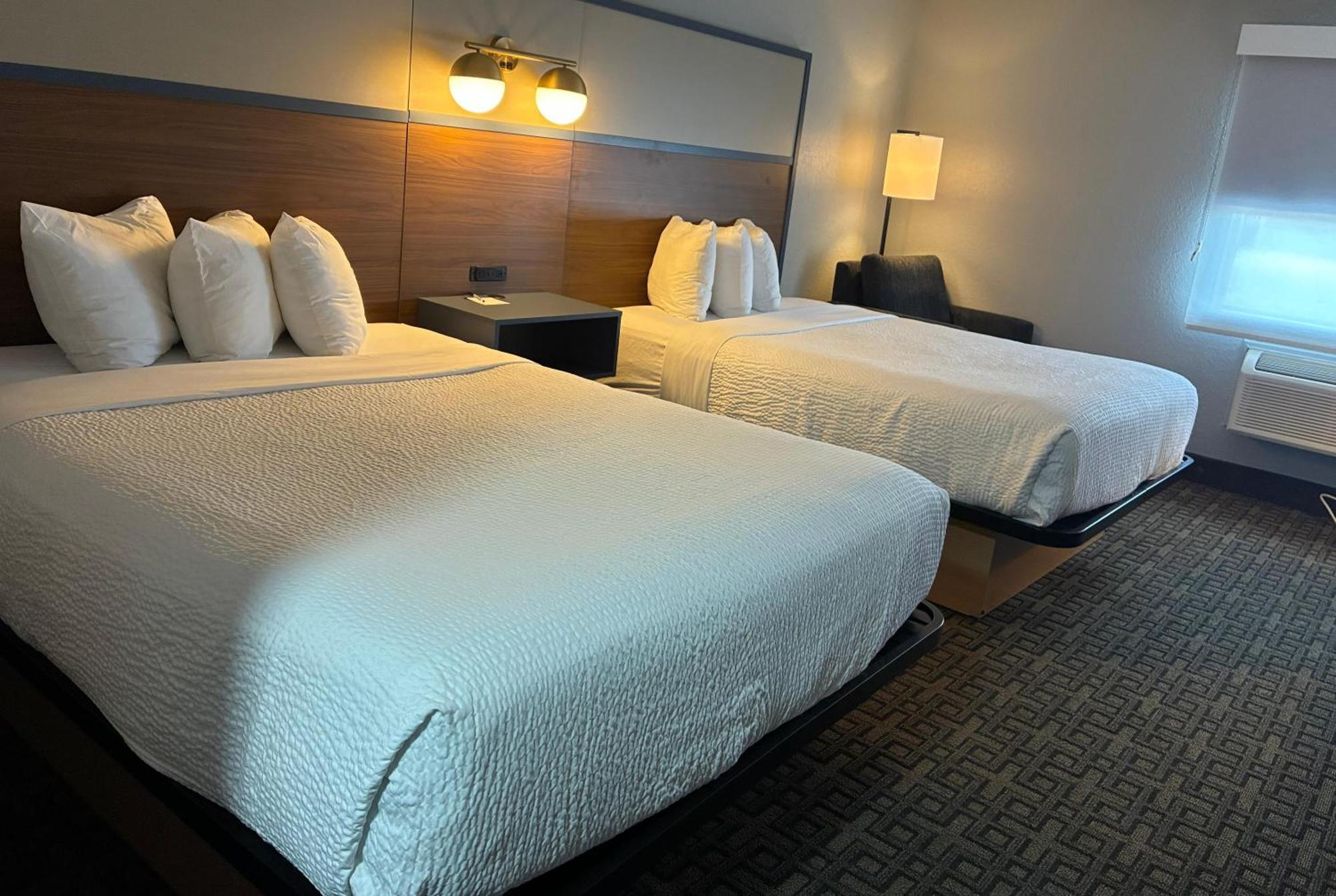 Queen Room Two Queen Beds Non-Smoking