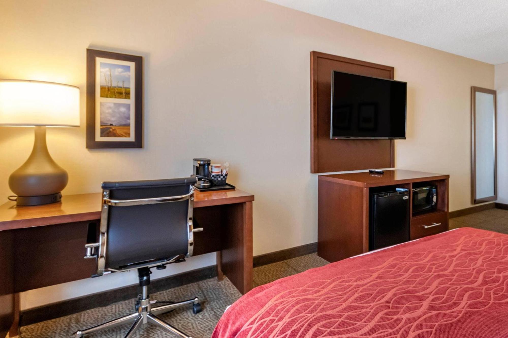 Queen Room Two Queen Beds Non-Smoking