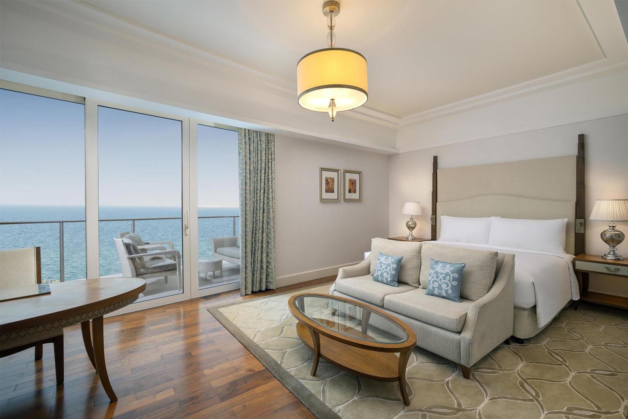 Deluxe Kamer met Kingsize Bed, Uitzicht op Zee en de Skyline