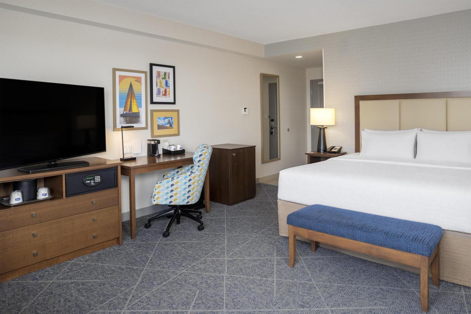Corner King Room