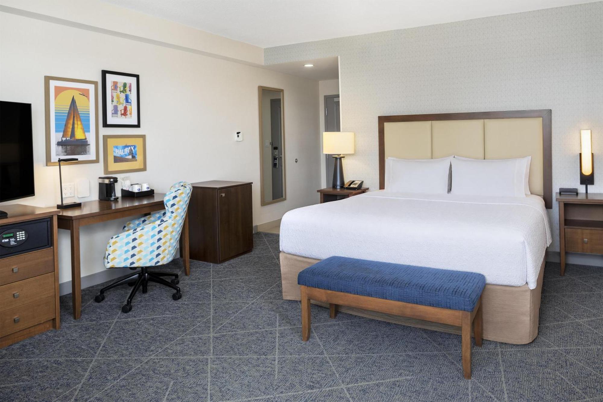 Corner King Room