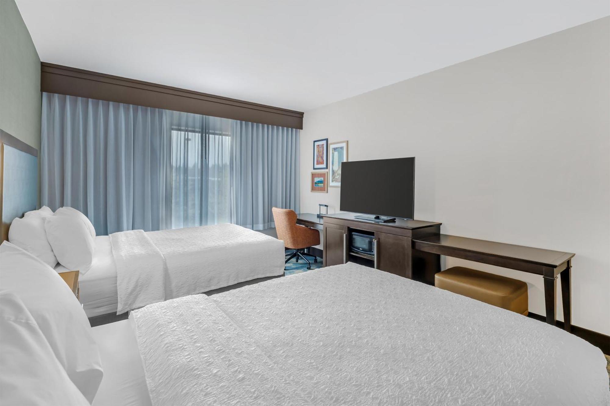 Queen Room Two Queen Beds Hearing Access or Non-Smoking