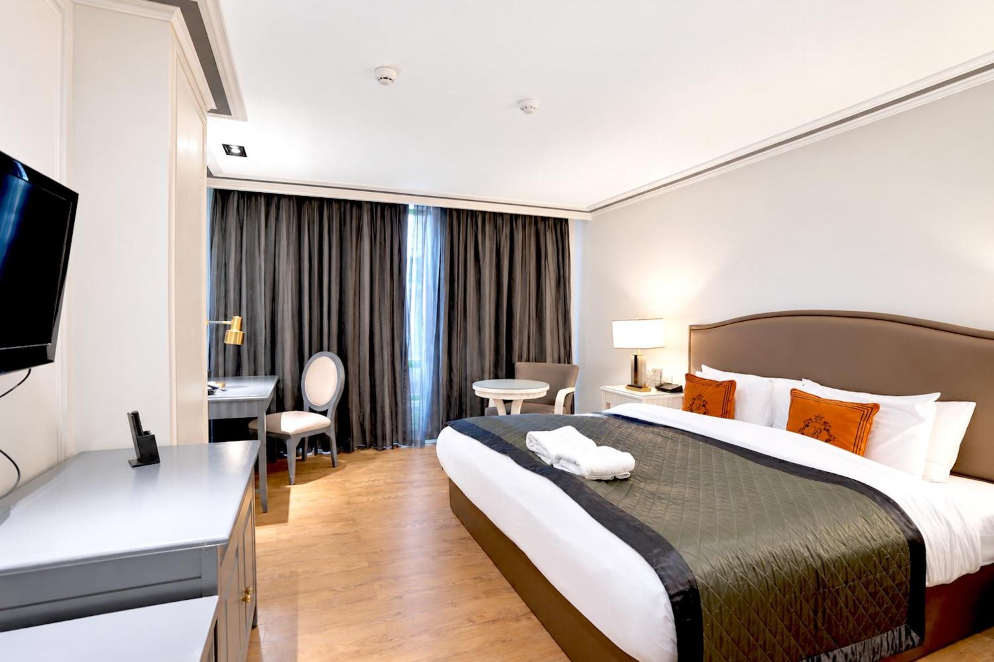 Deluxe Double or Twin Room