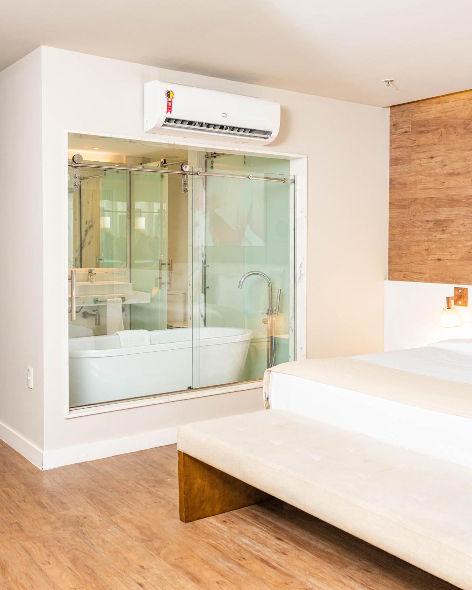 Deluxe King Room Whirlpool