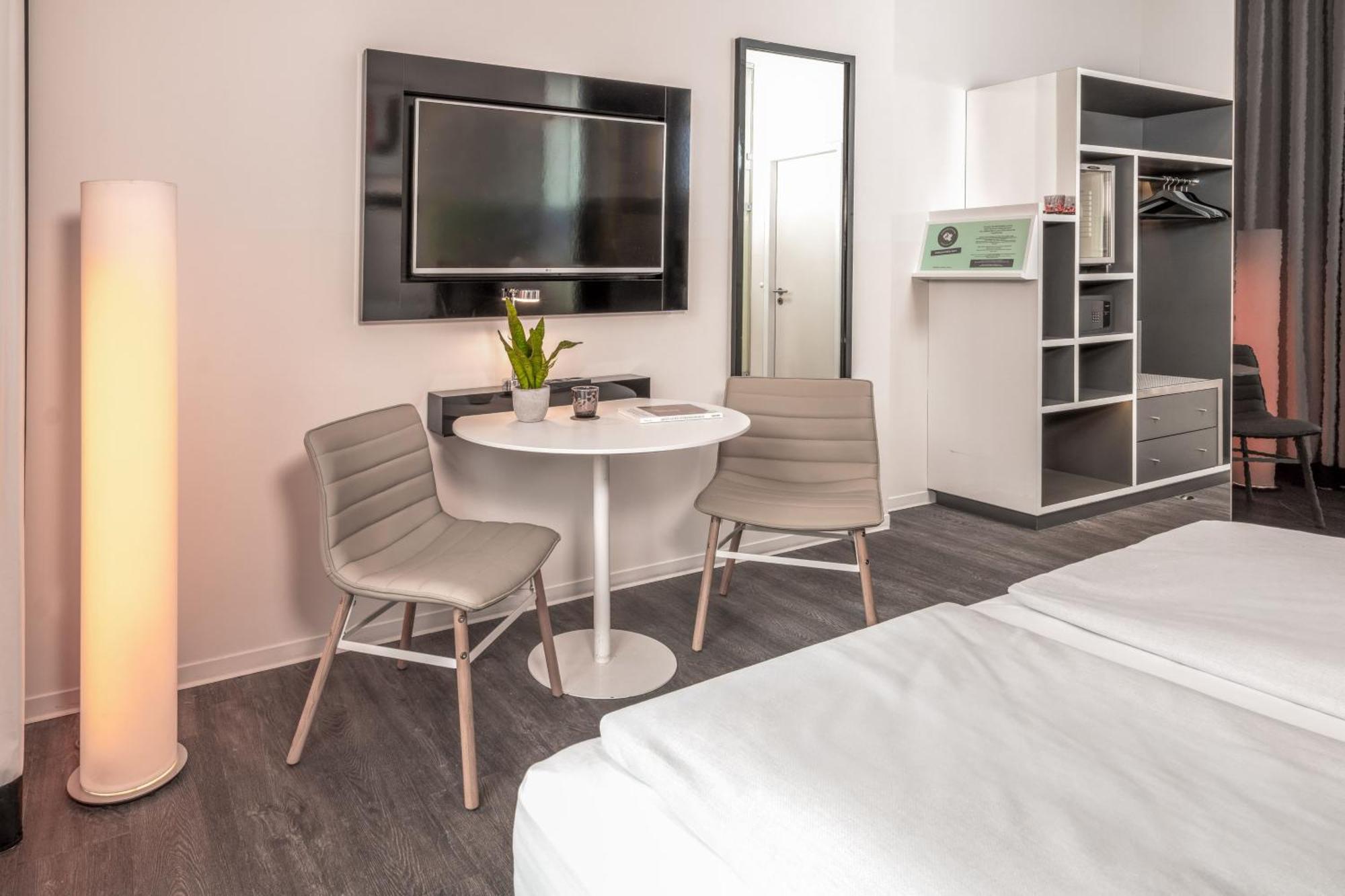 The INNSIDE Room