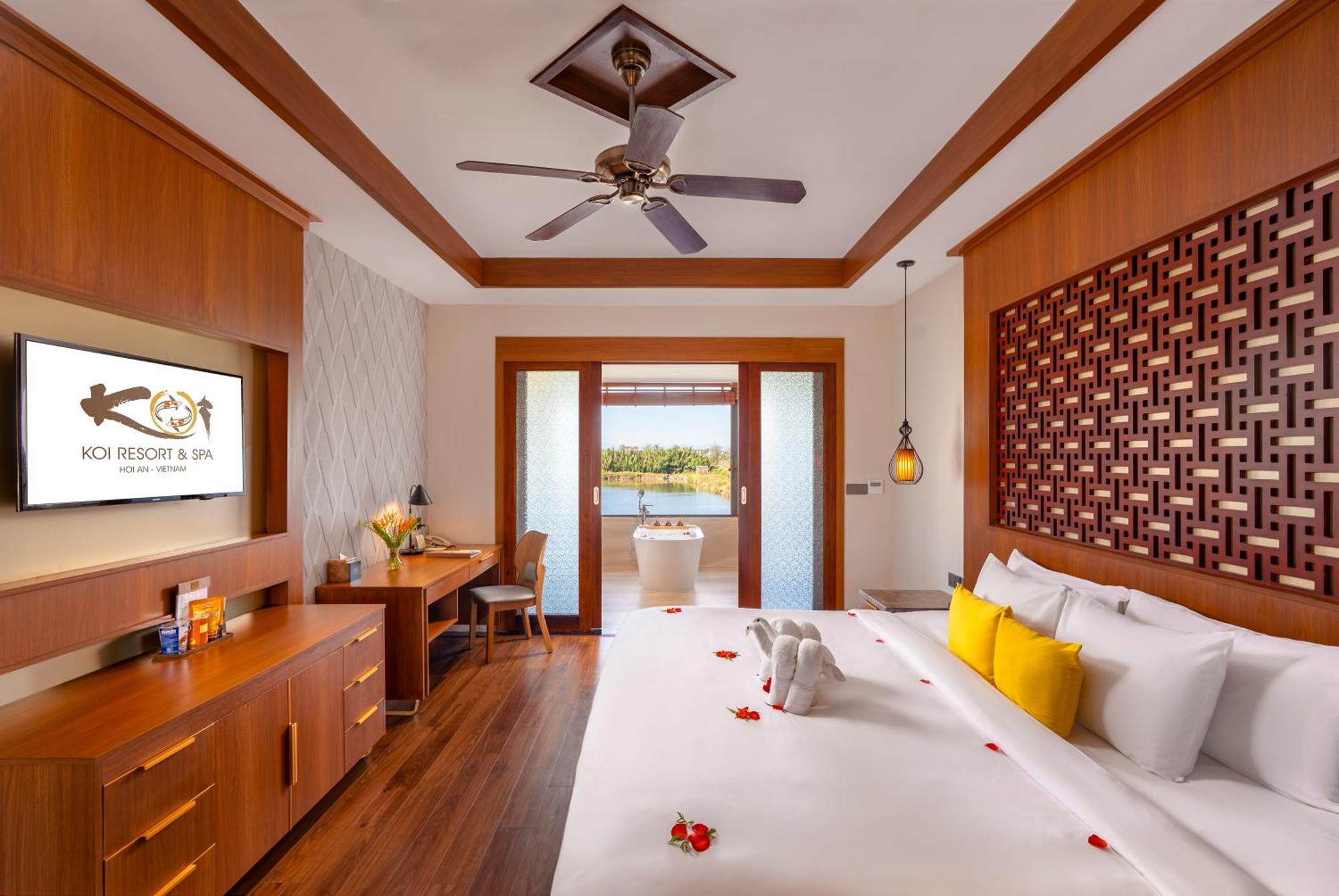 Red Lantern Suite