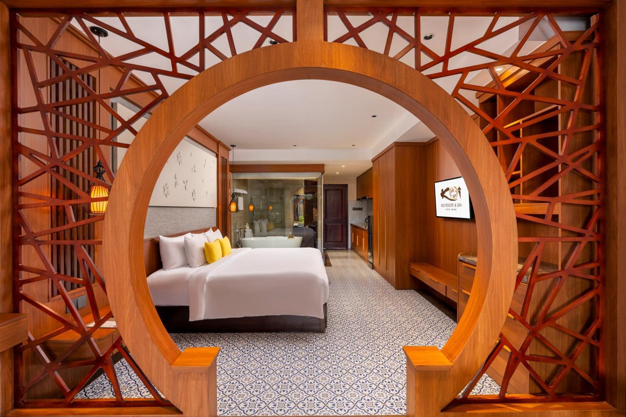 Yellow Lantern Suite