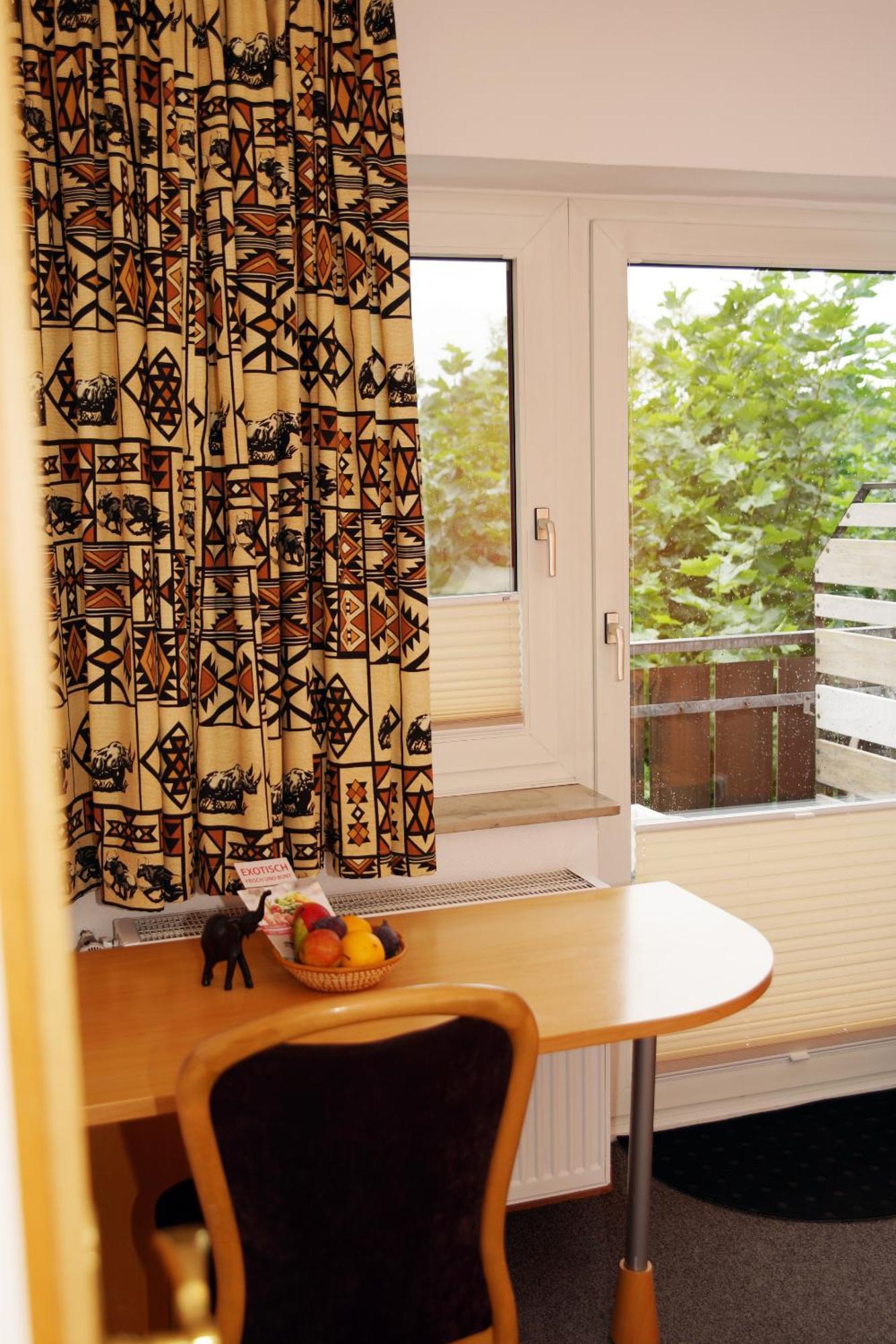 Deluxe Double Room Shower