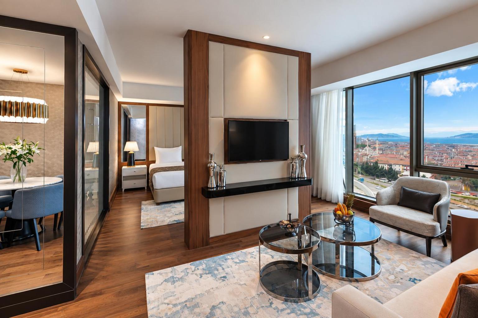 Suite King Size Bed