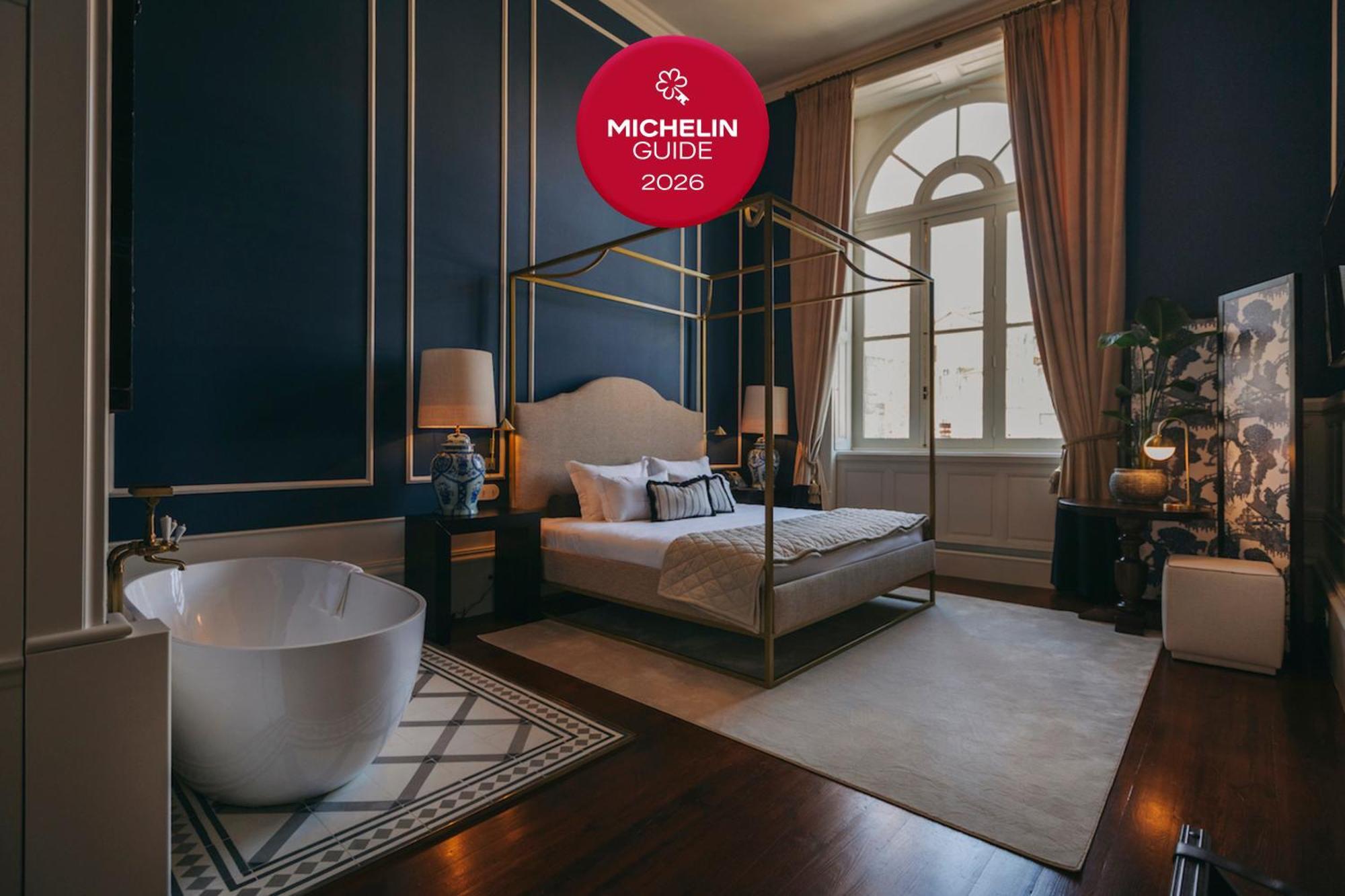 Deluxe Double Room Bath