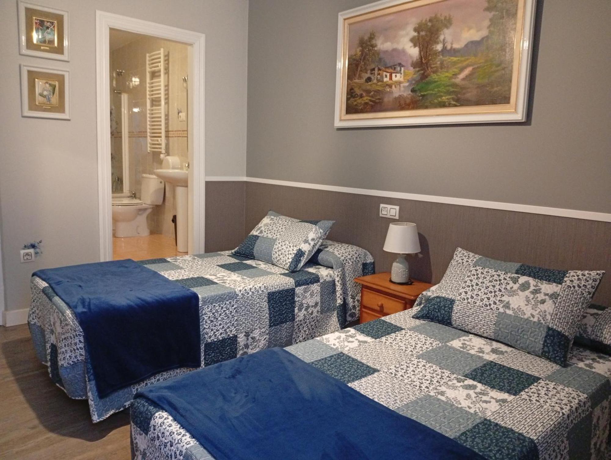 Twin Room Private Bathroom