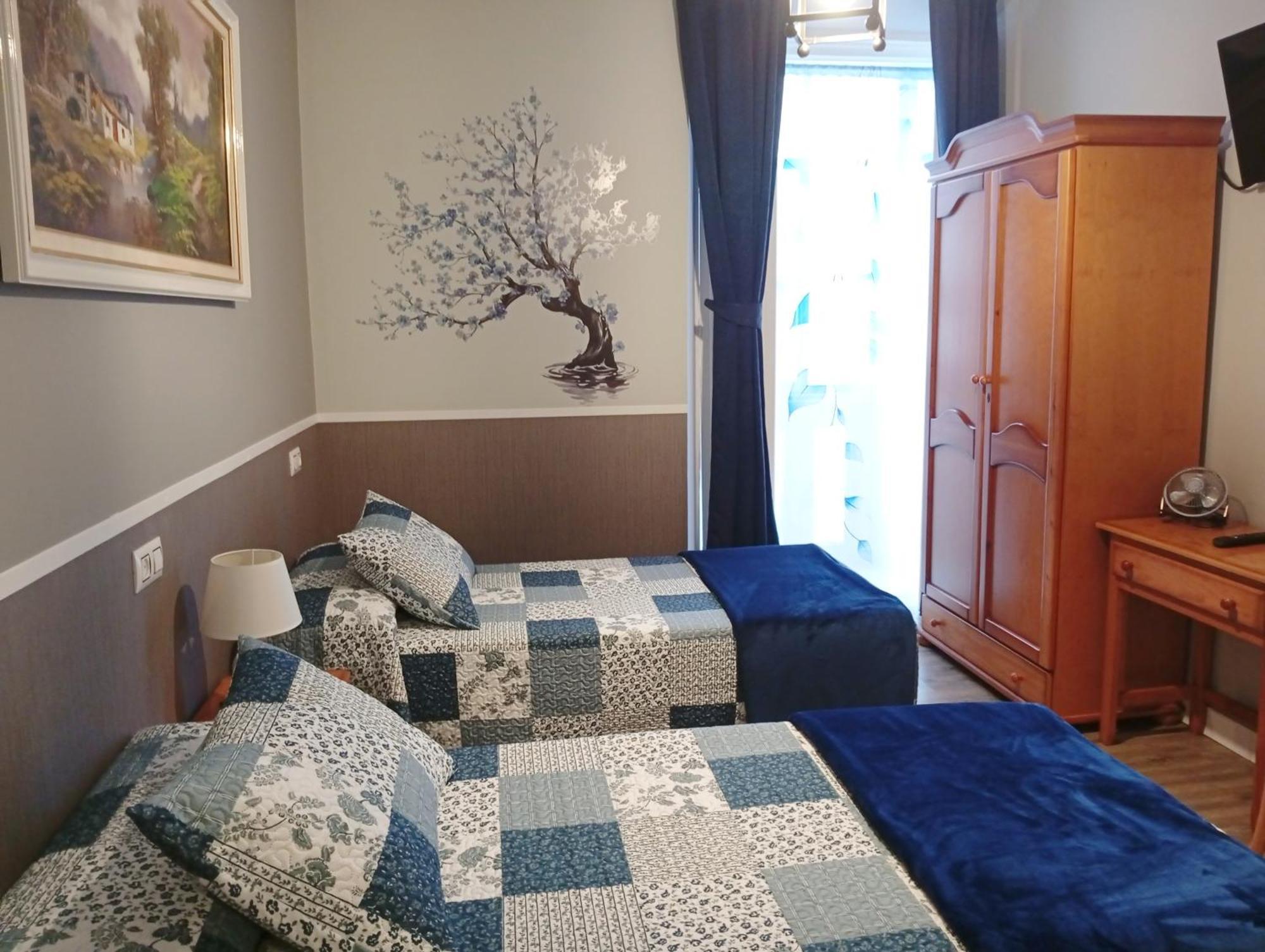 Twin Room Private Bathroom