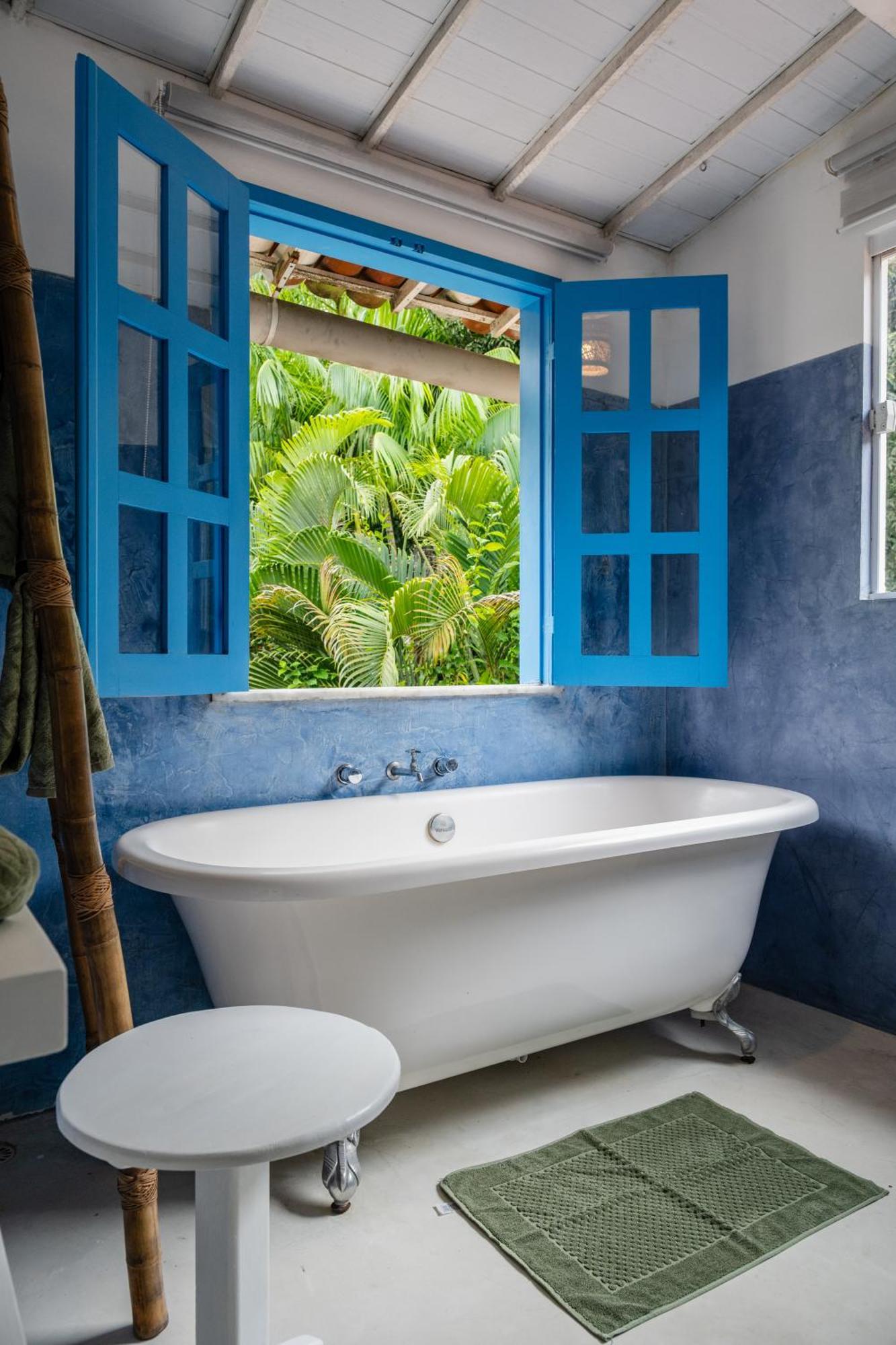 Deluxe Double Room Bath
