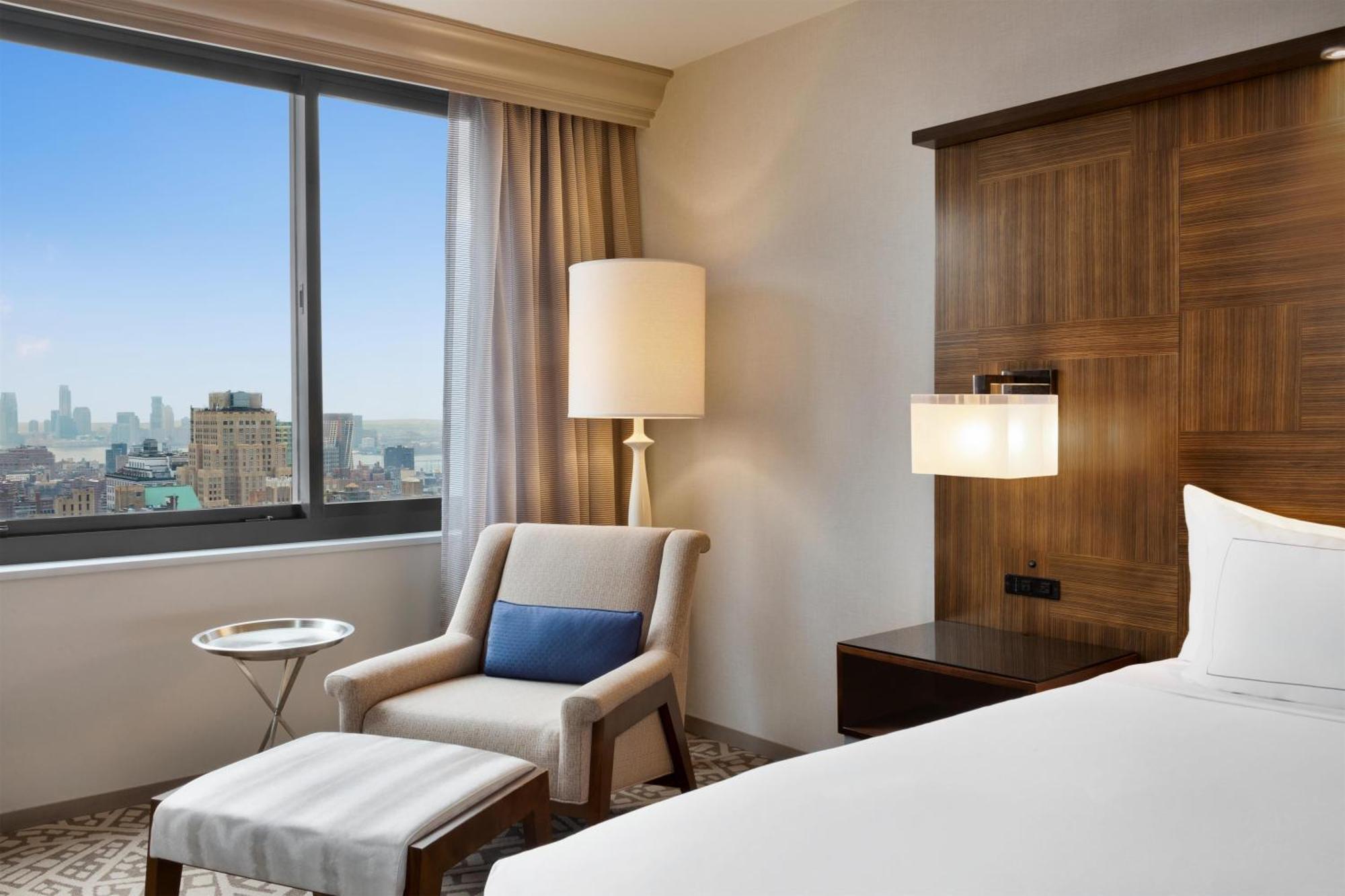 Deluxe King Room High Floor