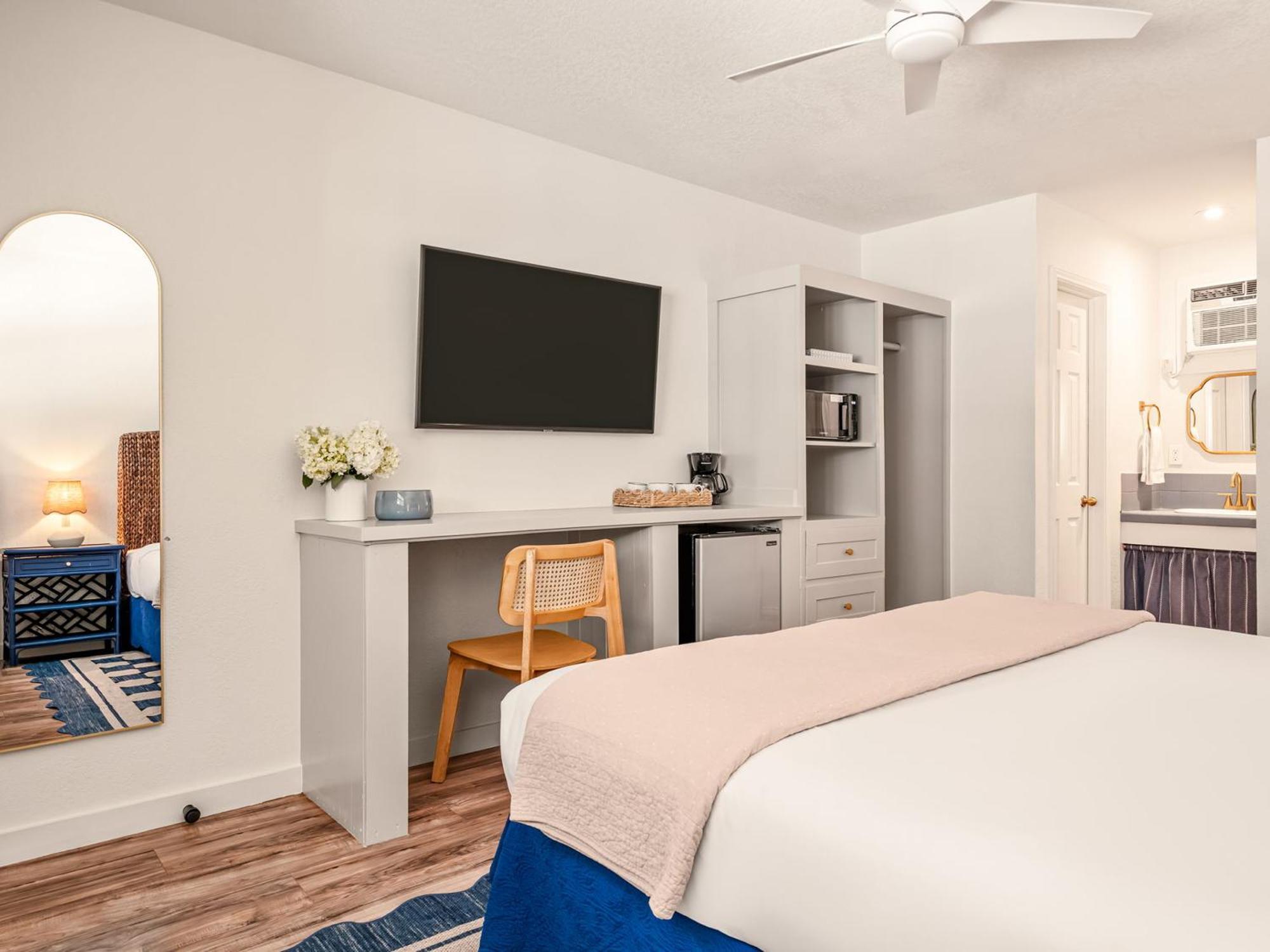 Standard King Room