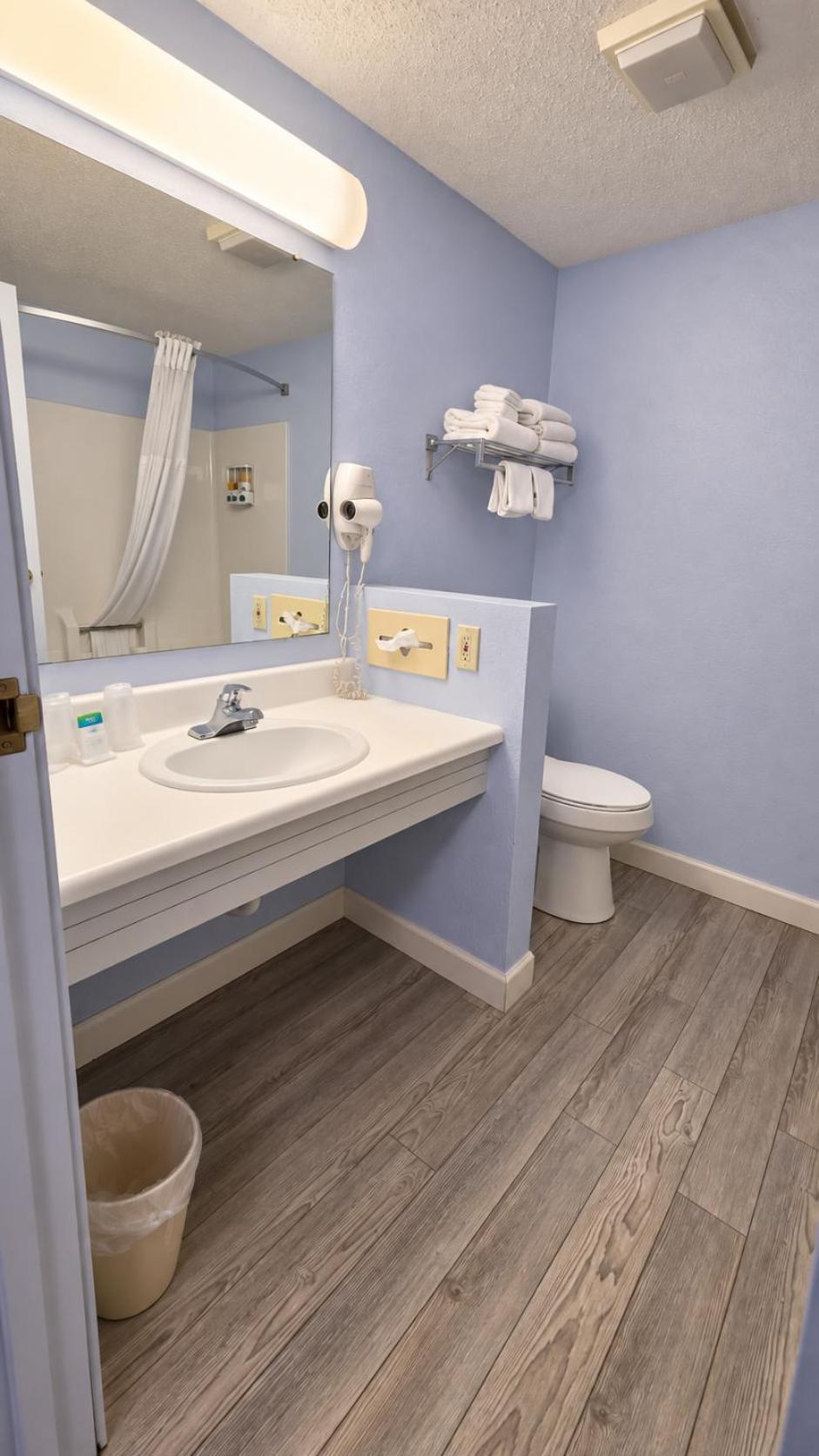 Standard Queen Room