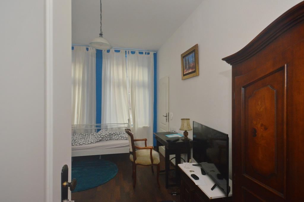 Economy Twin Room