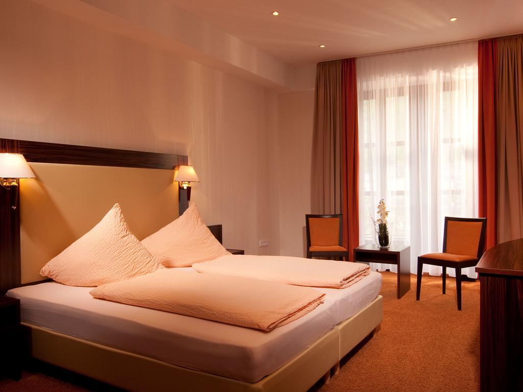 Double Room with Courtyard View,240710721:JPEG