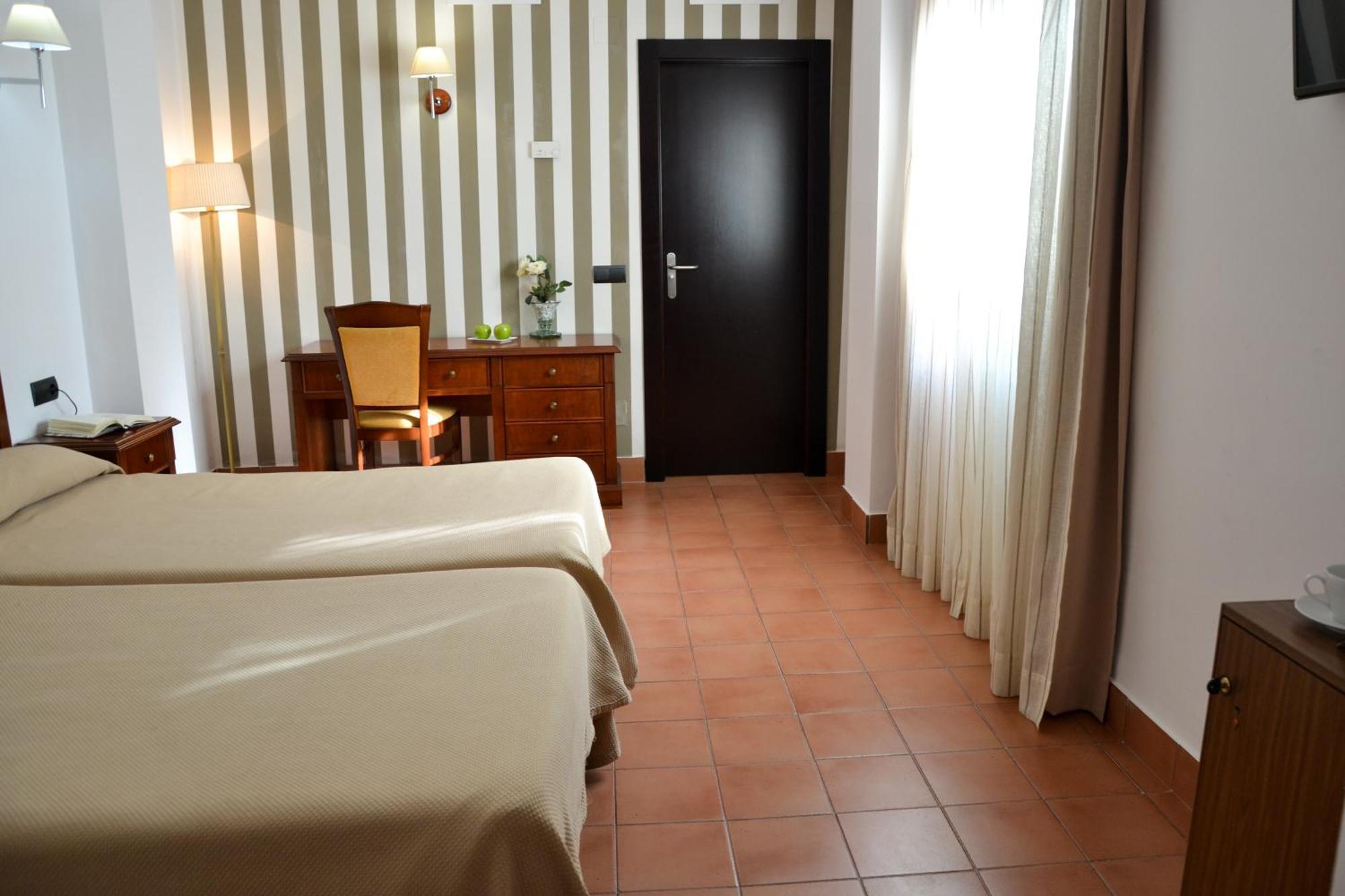 Double Room Private Bathroom