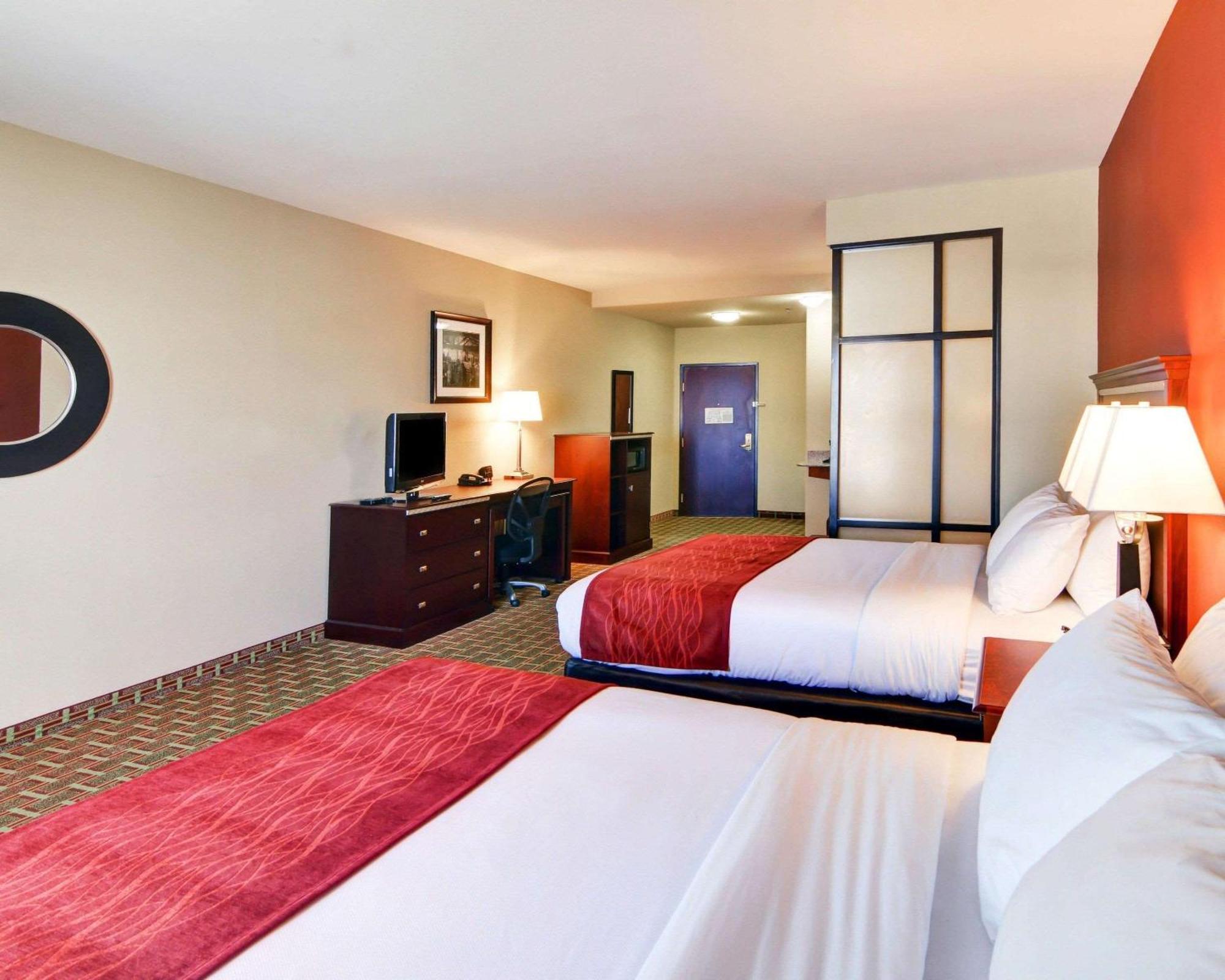 Queen Suite with Two Queen Beds - Accessible/Non-Smoking