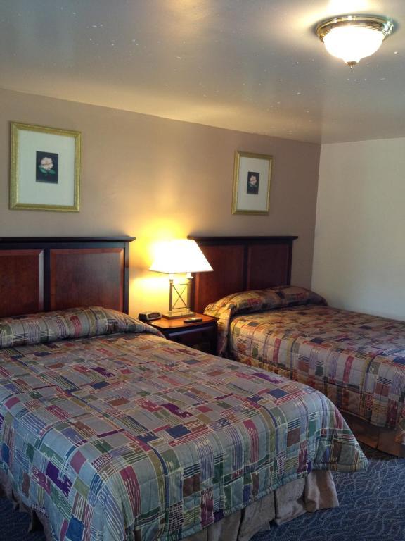 Double Room Two Double Beds Non-Smoking