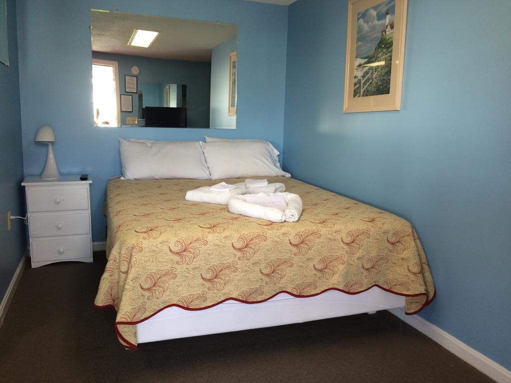 Queen Studio Double Bed 17