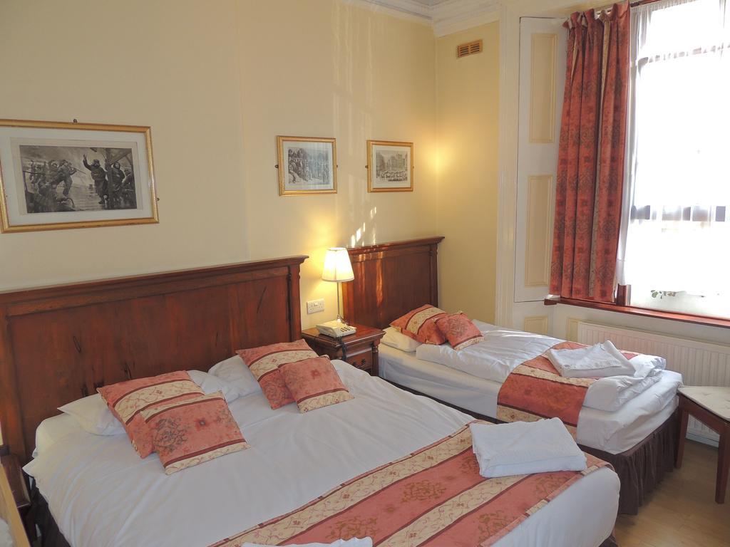 Triple Room,1031424472:JPEG