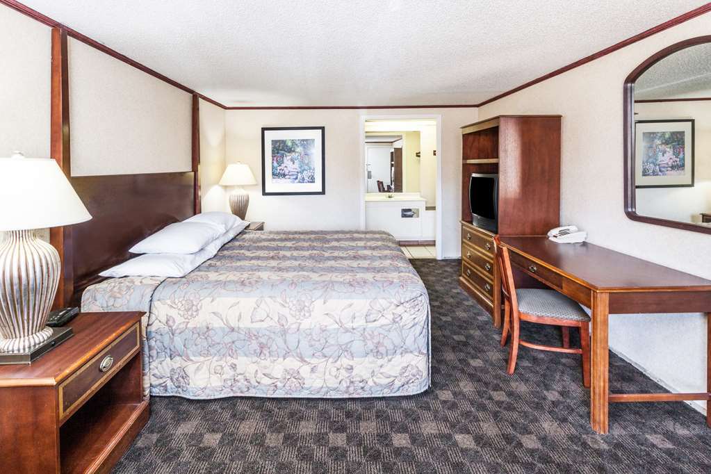 Standard King Room