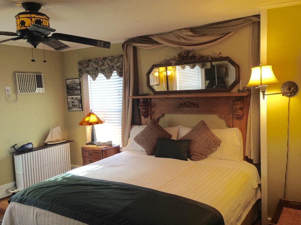 Greenport Room King Waterfront