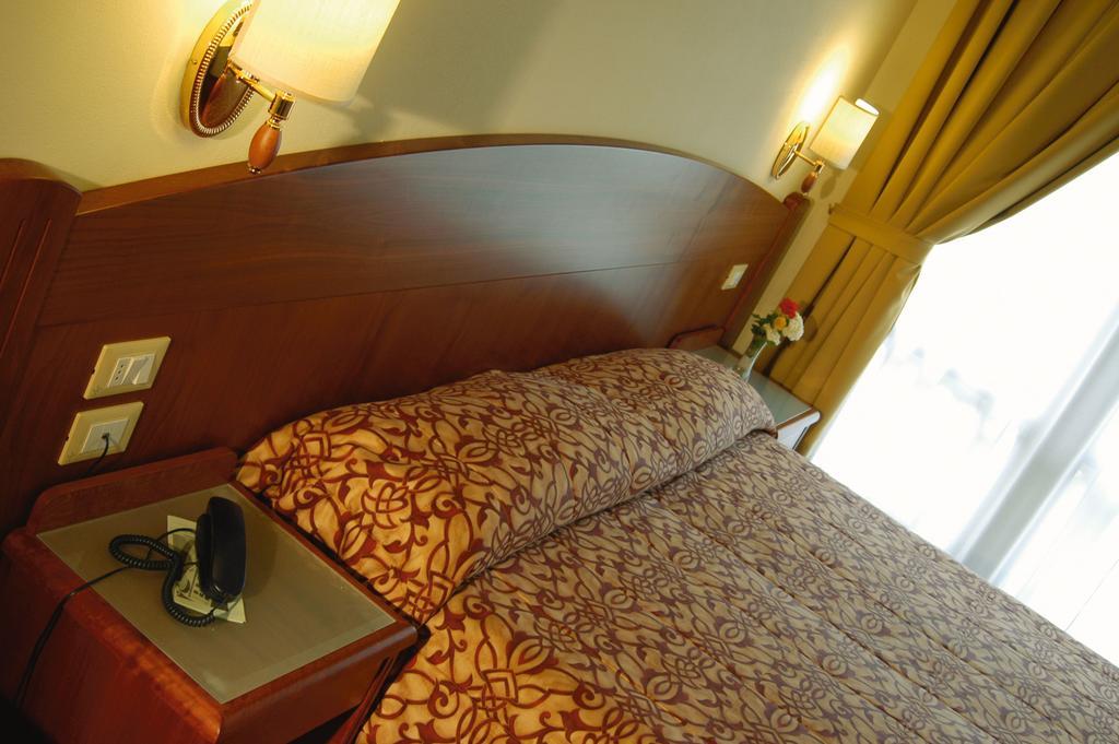 Superior Double or Twin Room Partial Lake View